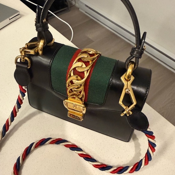 Gucci Black and Green Satchel with Gold Chain - Picture 9 of 10